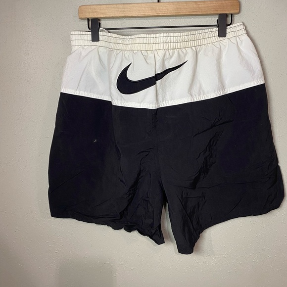 Nike Men's Black Athletic Shorts - Picture 4 of 4